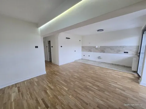 Prodaja, trosoban stan, 75m², Južni Bulevar, Vračar Sve Podlokacije - image 1