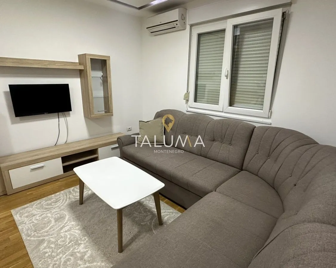 Izdavanje, jednosoban stan, 43m², City Kvart, Podgorica