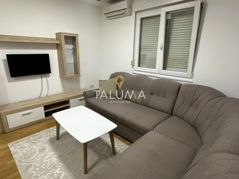 Izdavanje, jednosoban stan, 43m², City Kvart, Podgorica - image 1