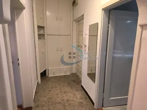 Izdavanje, poslovni prostor, 52m², Savski Venac, Beograd - image 13