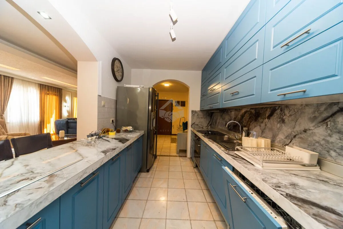 Rent, three bedroom apartment, 200m², Gorica C, Podgorica
