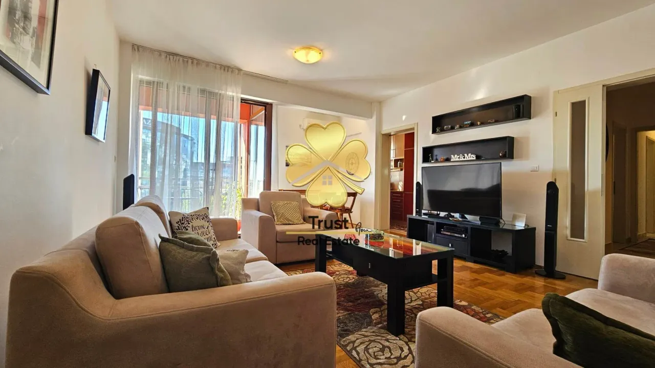 Izdavanje, trosoban stan, 90m², Preko Morače, Podgorica