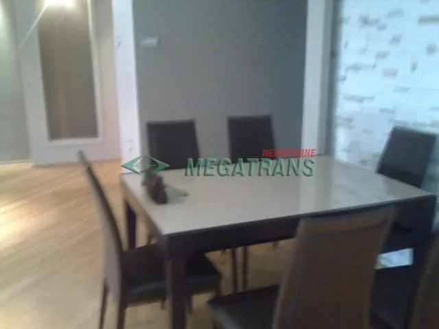 Izdavanje, dvosoban stan, 74m², Centar, Novi Sad