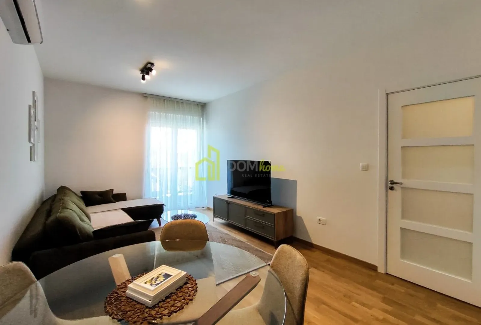 Izdavanje, jednosoban stan, 45m², Pobrežje, Podgorica