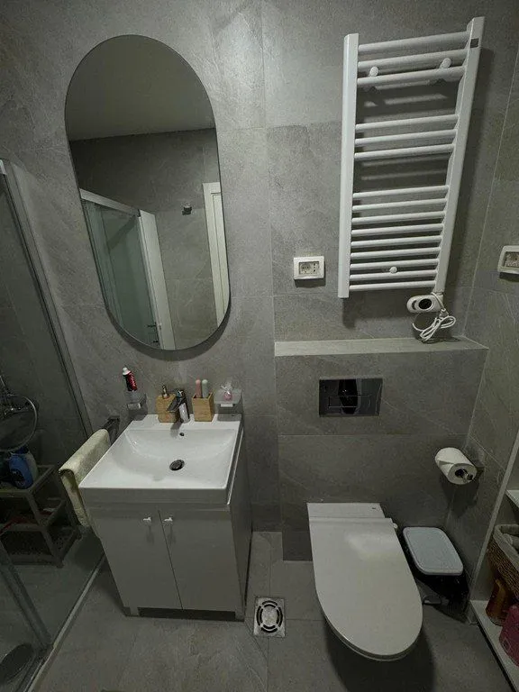 Izdavanje, jednosoban stan, 40m², Central Point, Podgorica