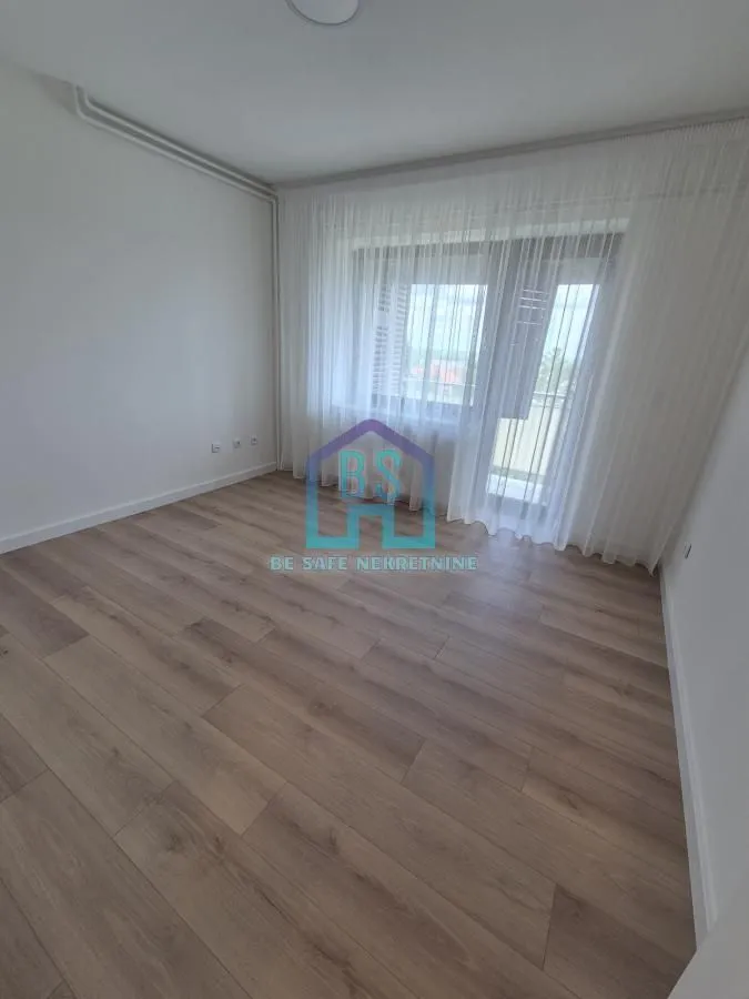 Prodaja, trosoban stan, 74m², Petrovaradin, Novi Sad