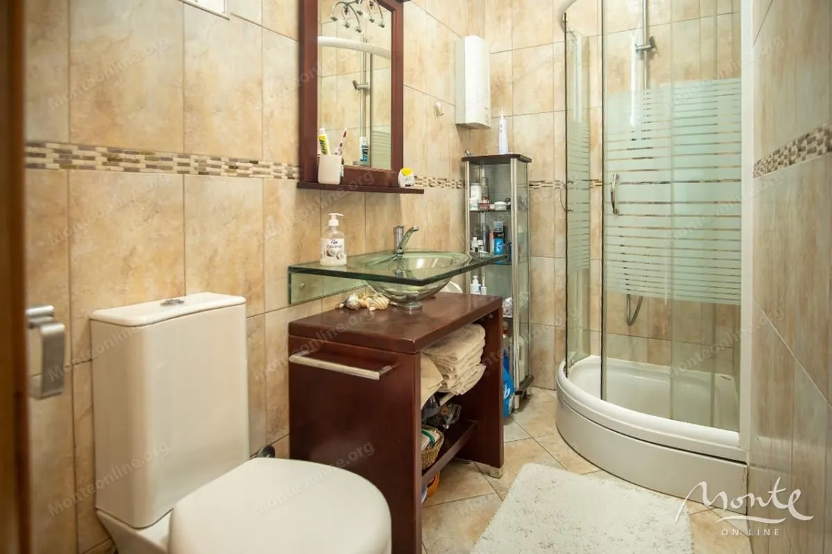 Prodaja, dvosoban stan, 42m², Đenovići, Herceg Novi