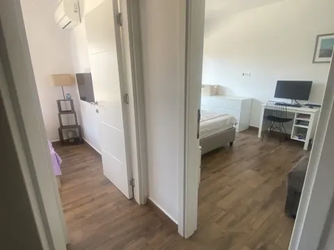 Izdavanje, četvorosoban stan, 71m², Centar, Bar - image 4