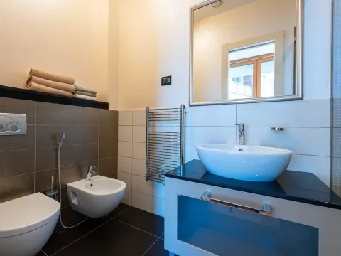 Rent, two bedroom apartment, 88m², Kod Capital Plaze, Podgorica - image 9