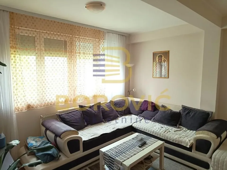 Prodaja, četvorosoban stan, 96m², Labudovo Brdo, Beograd