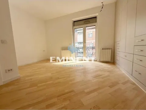 Izdavanje, trosoban stan, 130m², Stari Grad, Beograd - image 6