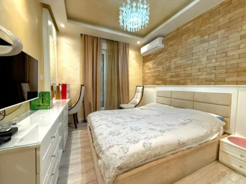 Sale, three bedroom apartment, 180m², City Kvart, Podgorica - image 10