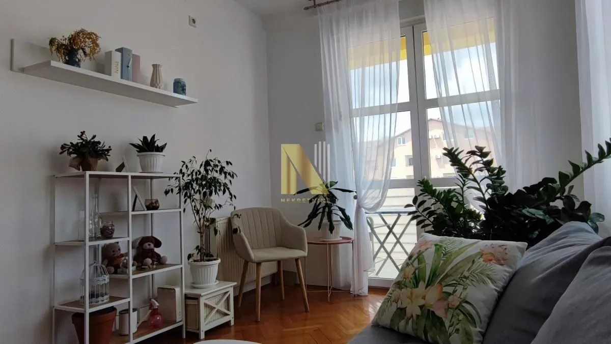 Izdavanje, dvosoban stan, 62m², Centar, Novi Sad