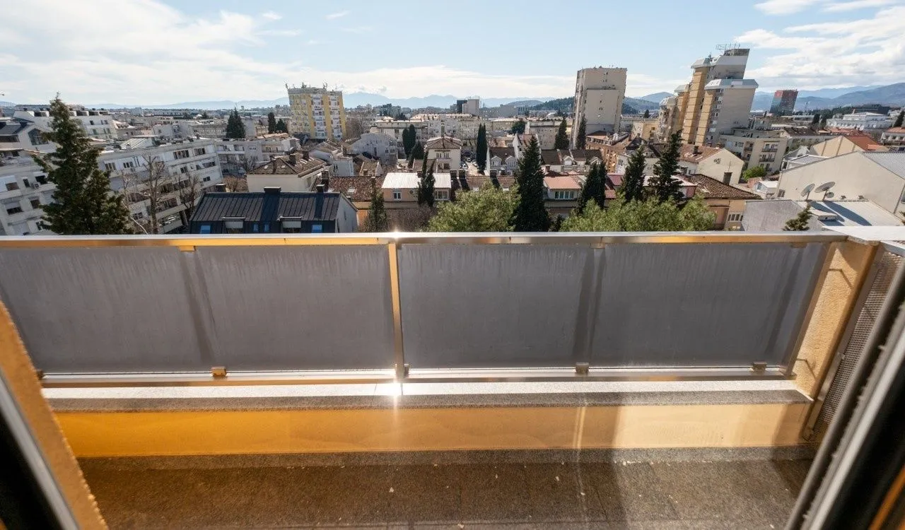 Rent, four bedroom apartment, 140m², Podgorica, Crna Gora