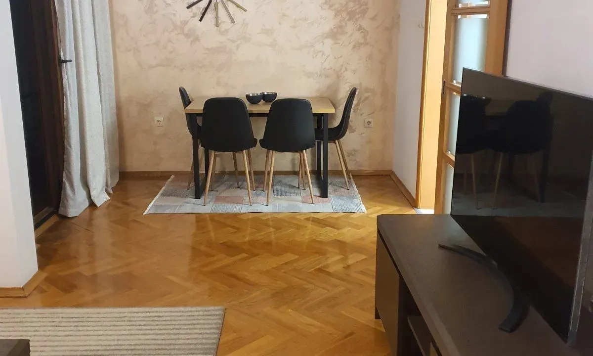 Izdavanje, jednosoban stan, 55m², Dalmatinska ulica, Podgorica