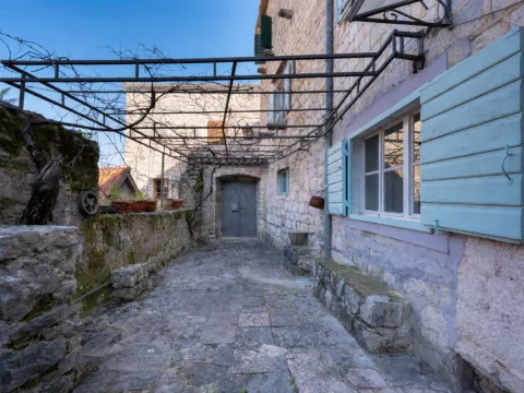 Prodaja, dvosoban stan, 74m², Stari Grad Kotor, Kotor - image 15