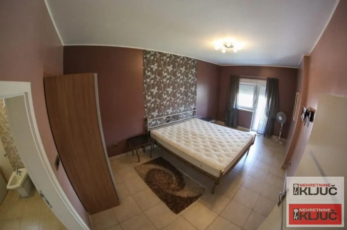 Rent, house, 1000m², Kać, Novi Sad Sve Podlokacije