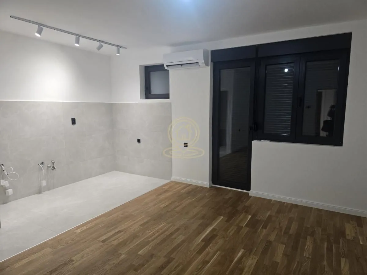 Prodaja, trosoban stan, 67m², Centar, Kraljevo