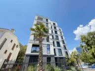 Izdavanje, trosoban stan, 111m², Vezirov Most, Podgorica - image 1