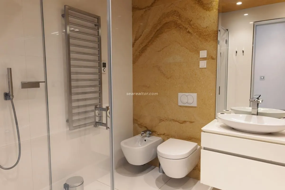 Izdavanje, dvosoban stan, 148m², Budva, Crna Gora