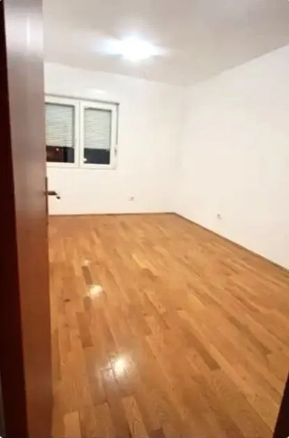 Prodaja, jednosoban stan, 45m², Stari Aerodrom, Podgorica