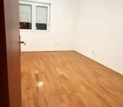 Prodaja, jednosoban stan, 45m², Stari Aerodrom, Podgorica - image 4