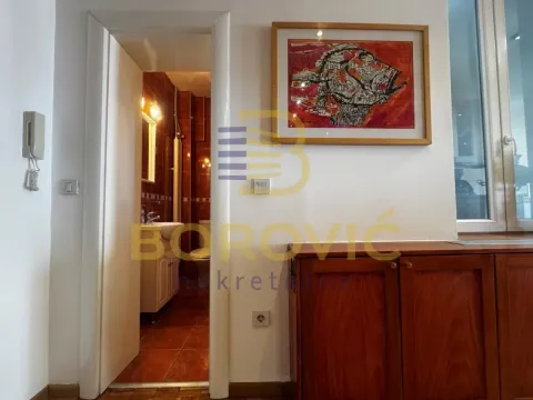 Izdavanje, trosoban stan, 144m², Kosančićev Venac, Beograd - image 15