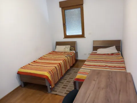 Izdavanje, trosoban stan, 103m², Stari Aerodrom, Podgorica - image 4