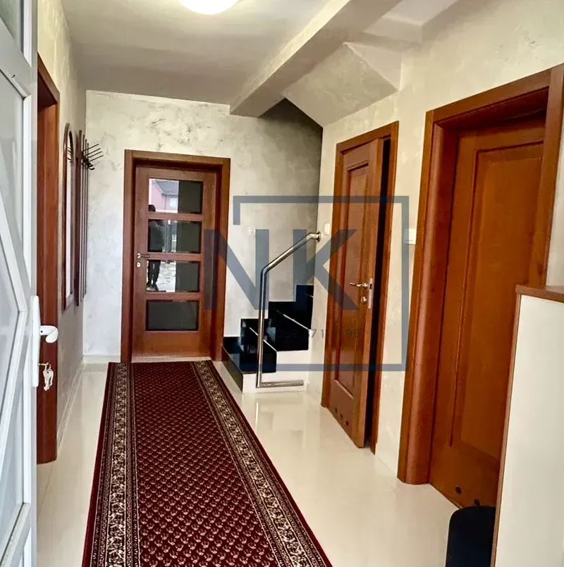 Izdavanje, kuća, 220m², Konik, Podgorica