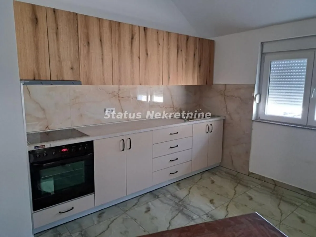 Izdavanje, trosoban stan, 70m², Petrovaradin, Novi Sad