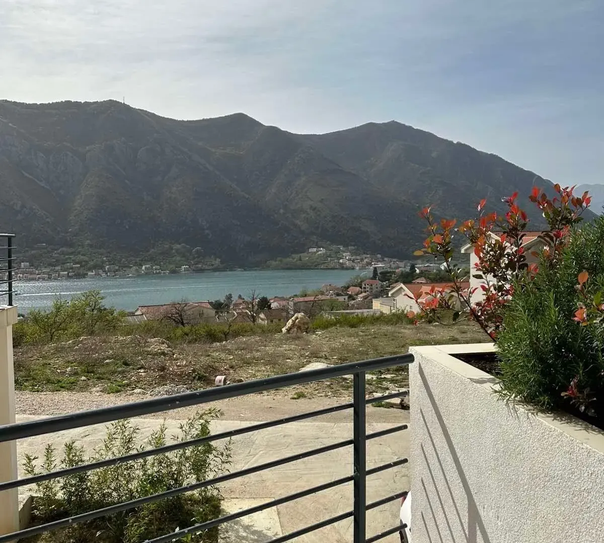 Sale, one bedroom apartment, 53m², Dobrota, Kotor