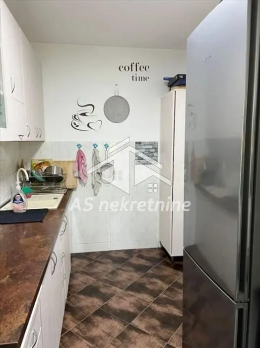 Izdavanje, četvorosoban stan, 100m², Brace Jerković, Voždovac Sve Podlokacije