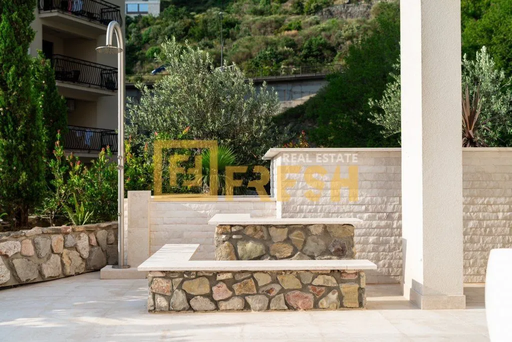 Sale, one bedroom apartment, 136m², Rafailovići, Budva