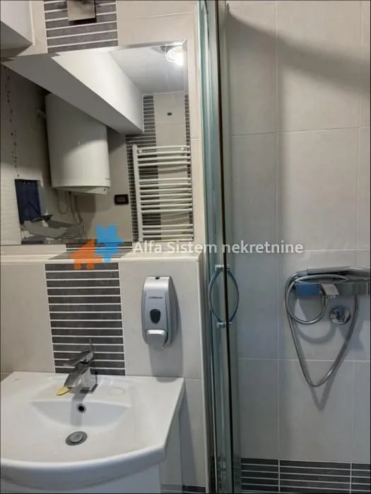 Rent, office space, 144m², Južni Bulevar, Vračar Sve Podlokacije