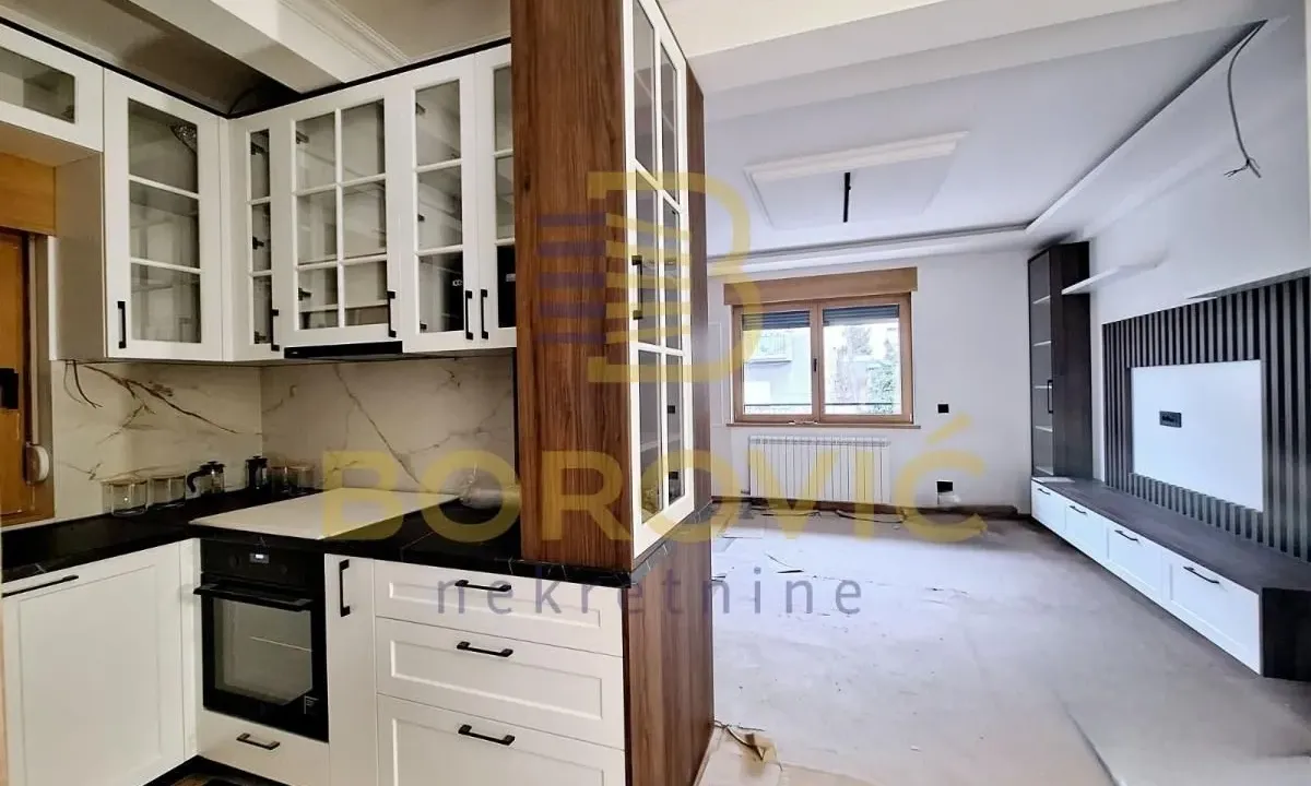 Sale, three bedroom apartment, 100m², Kluz, Zvezdara Sve Podlokacije