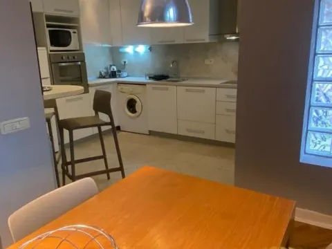 Izdavanje, trosoban stan, 80m², Đeram Pijaca, Beograd - image 2