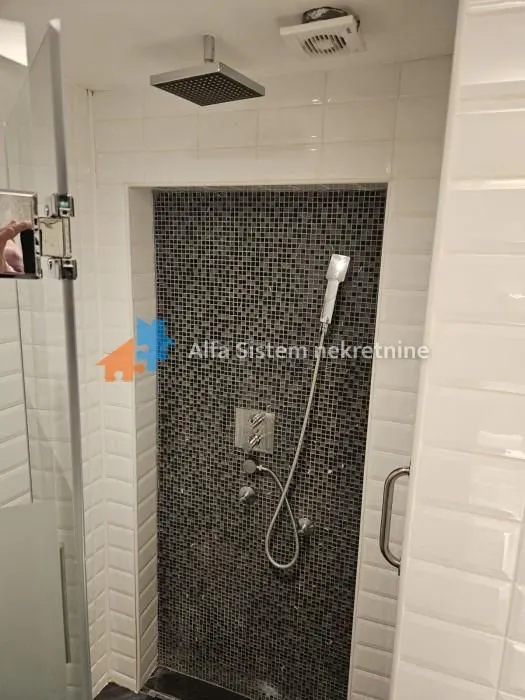 Izdavanje, trosoban stan, 70m², Stari Grad, Beograd
