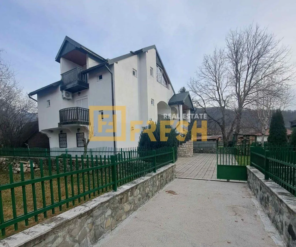 Prodaja, kuća, 300m², Kolašin, Crna Gora