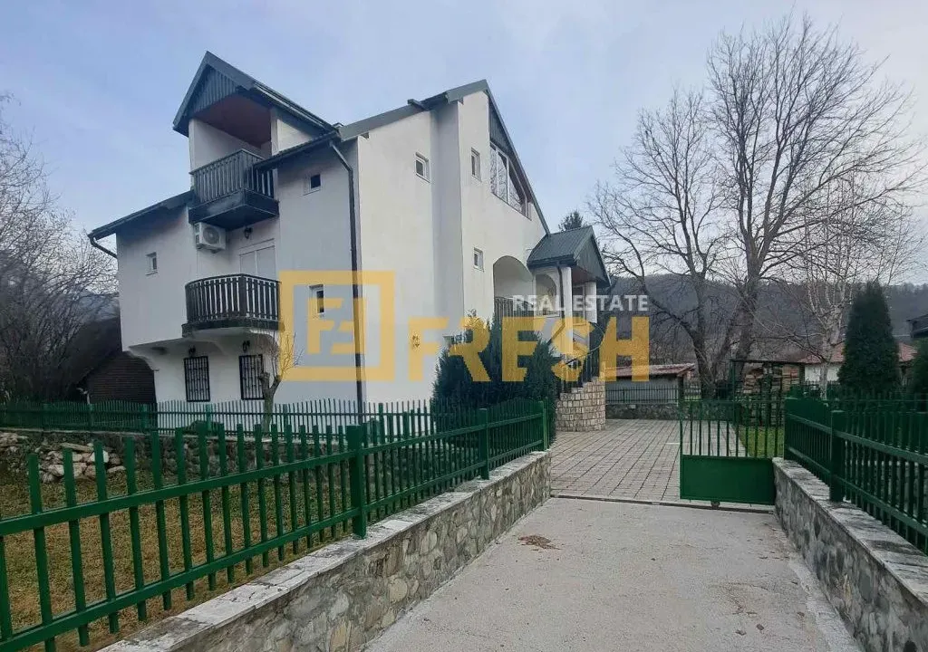 Prodaja, kuća, 300m², Kolašin, Crna Gora