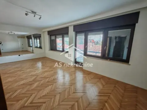 Izdavanje, kuća, 360m², Voždovac Sve Podlokacije, Beograd - image 17