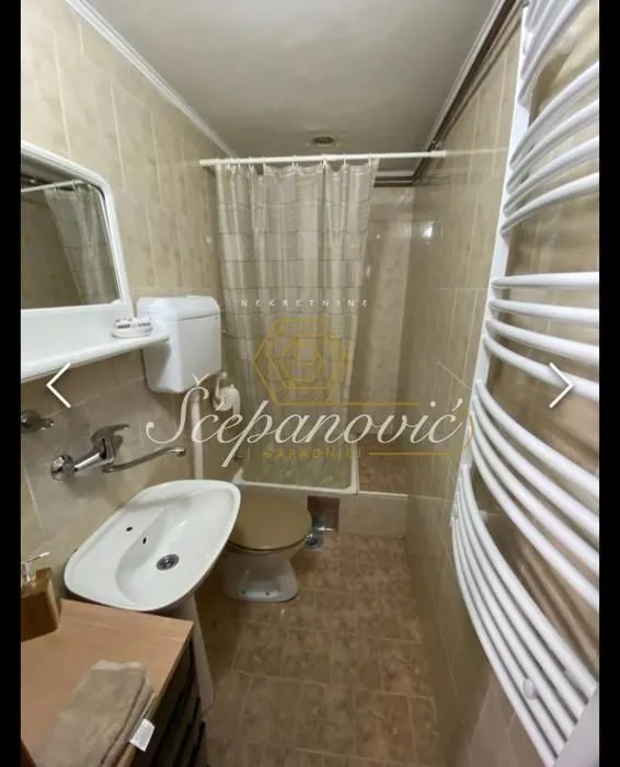 Prodaja, kuća, 209m², Futog, Novi Sad Sve Podlokacije