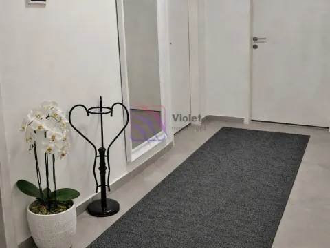 Izdavanje, kuća, 200m², Gornja Gorica, Podgorica - image 2