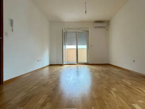 Prodaja, dvosoban stan, 73m², Tuški Put, Podgorica - image 6