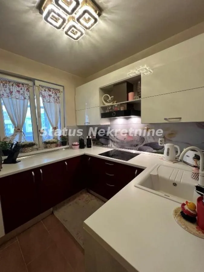 Prodaja, četvorosoban stan, 120m², Novo naselje, Novi Sad