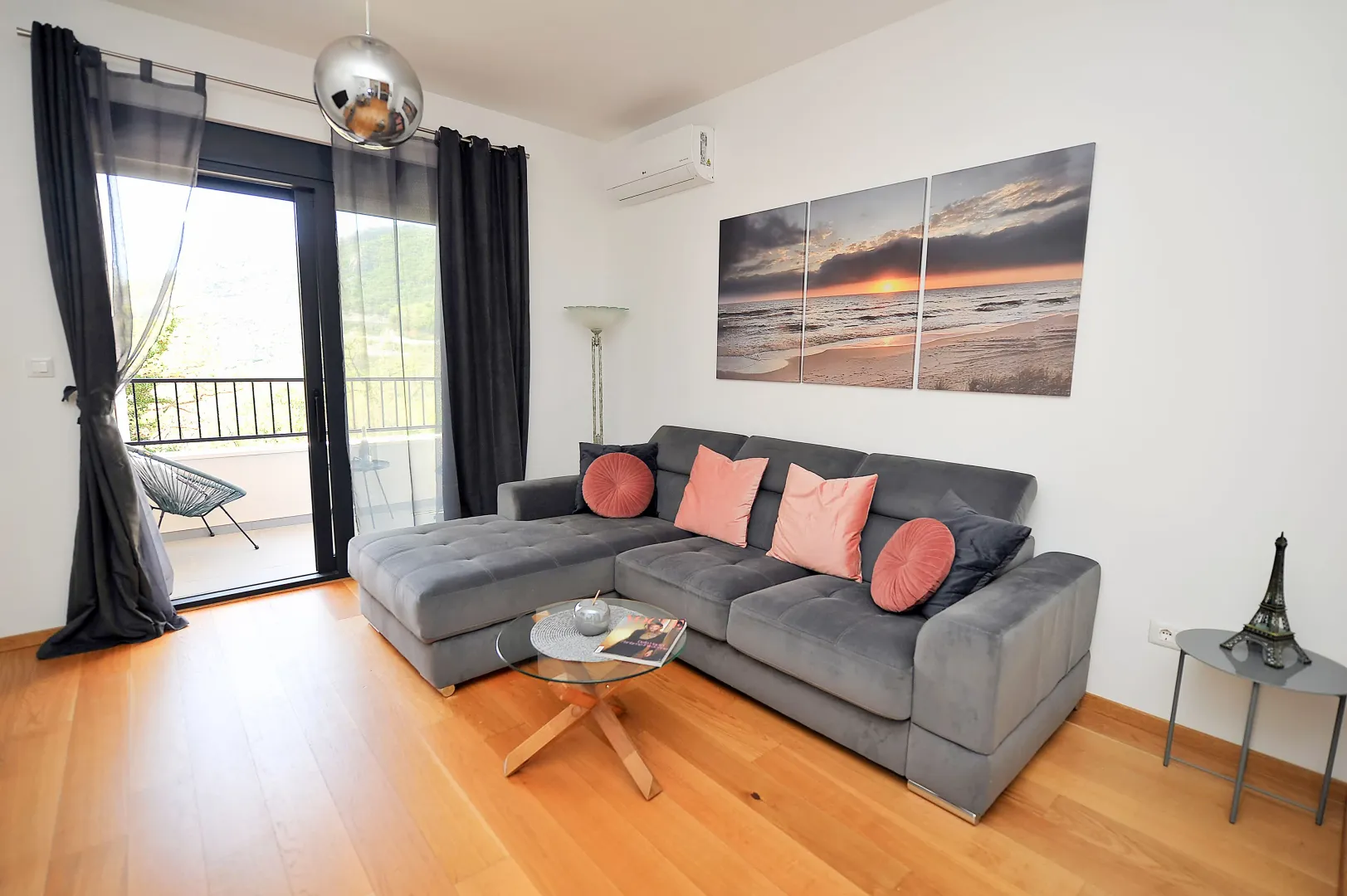 Rent, one bedroom apartment, 50m², Bečići, Budva