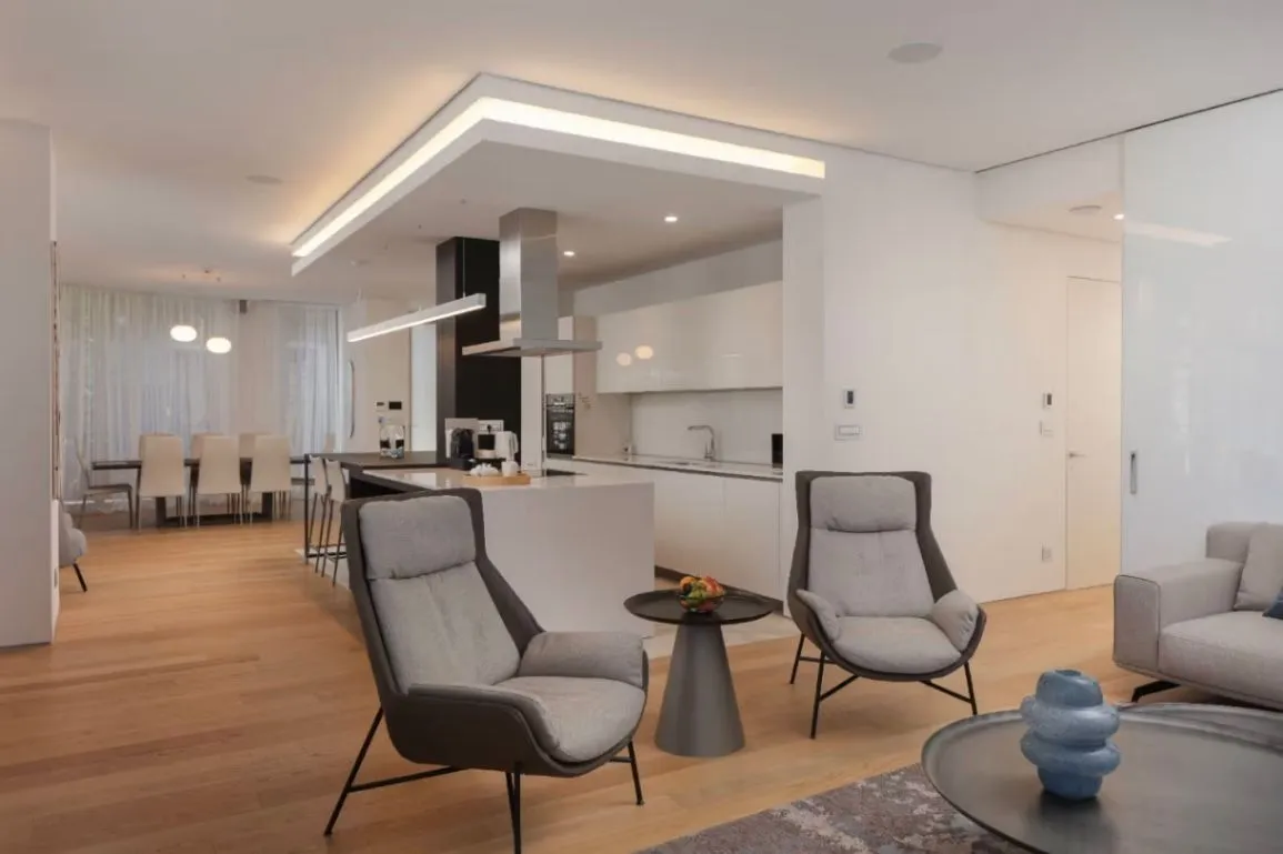 Sale, three bedroom apartment, 517m², Dukley Gardens, Budva
