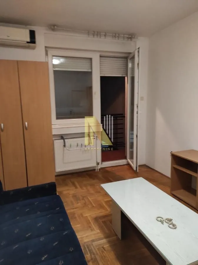 Izdavanje, jednosoban stan, 35m², Rotkvarija, Novi Sad Sve Podlokacije