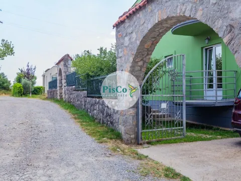 Prodaja, kuća, 200m², Zagorič, Podgorica - image 9