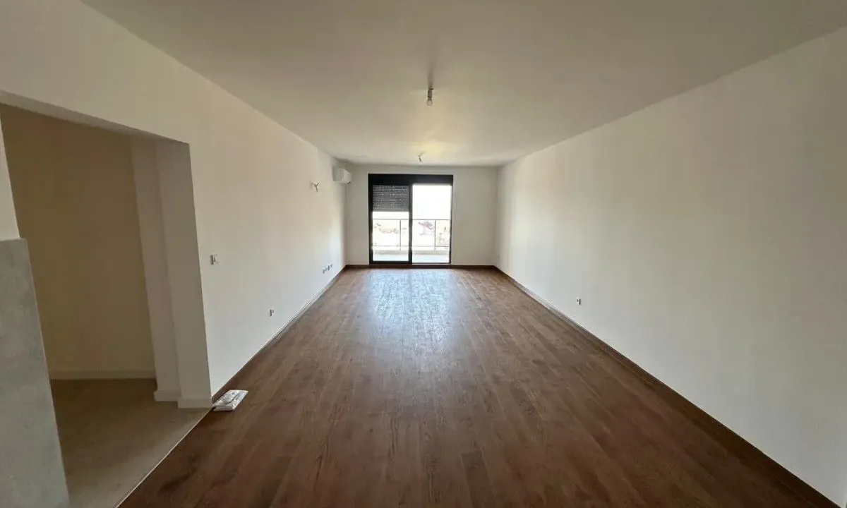 Prodaja, trosoban stan, 126m², Tološka šuma, Podgorica