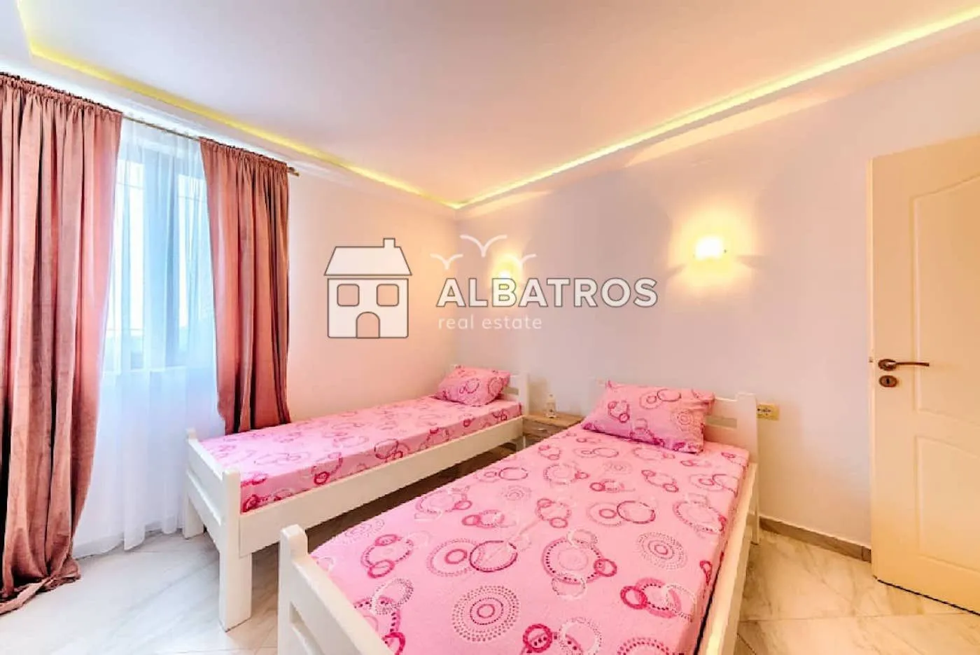Rent, two bedroom apartment, 80m², Župci, Bar